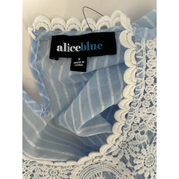 alice blue top With White Lace Design Short Sleeve Balloons Style Size Small - Picture 6 of 11